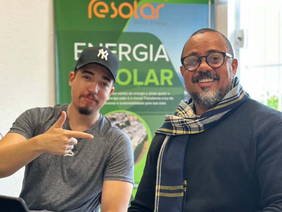Equipe da RE Solar no escritório de Sorocaba