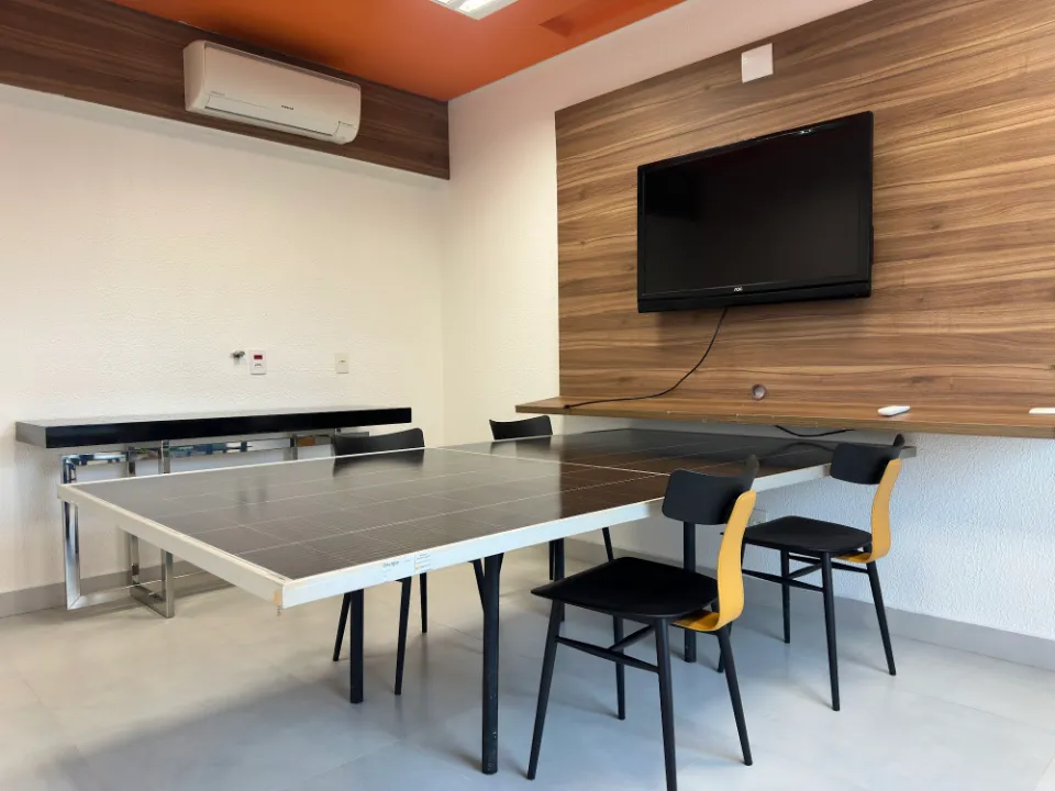Sala de reunião da sede da RE Solar em Sorocaba